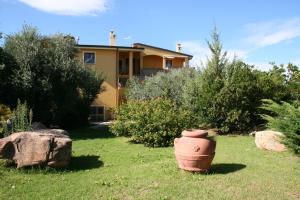 Apartment with Garden View