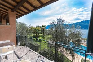 Studio with Lake View room in Residence Parco Lago di Garda
