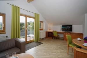 Two-Bedroom Apartment room in Hotel Bayerischer Wald