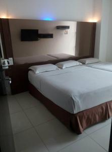 Dream Hotel