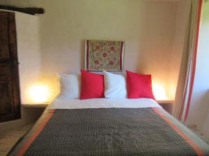 B&B / Chambres d'hotes La Ferme de la Condamine : Chambre Lit King-Size - Vue sur Montagne