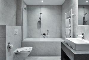 Luxury Three-Bedroom Apartment room in Silva Peak Residences