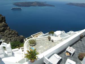 Aeolos Eco Studios & Suites Adults Only Santorini Greece