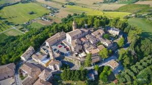 Hotel Albergo Diffuso Borgo Montemaggiore Montemaggiore al Metauro Italien