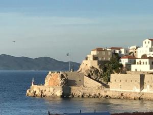 Pension Efie Hydra Greece