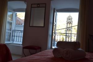 Pension Efie Hydra Greece