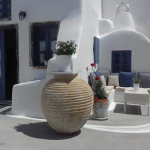 Olyra Traditional Cave Houses Santorini Greece