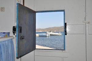 Palirroia (High Tide)