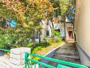 Apartments Evelina 1057 