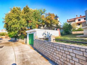 Apartments Evelina 1057