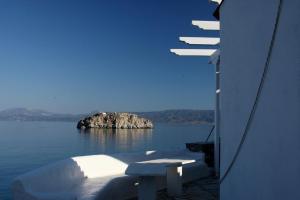 Villa Ostria Hydra Greece