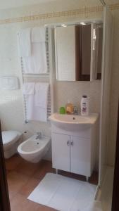 Dreibettzimmer mit Bad