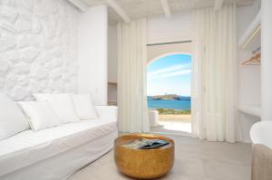 Cyano Suites Naxos Greece