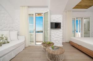 Cyano Suites Naxos Greece