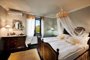 Dreibettzimmer mit eigenem externen Bad