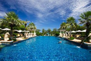 Graceland Resort hotel, 
Phuket, Thailand.
The photo picture quality can be
variable. We apologize if the
quality is of an unacceptable
level.