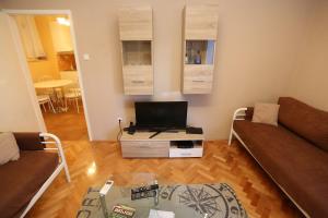 Viola Apartment