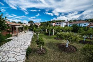 Lemon Garden Apartments