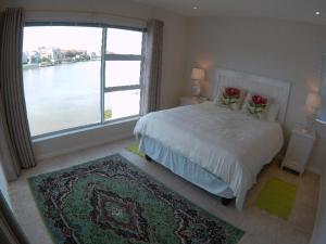 Sunbird-Admiral Island holiday house