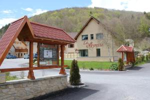 Hotels La Neyrette : photos des chambres