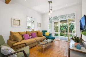 Paws Up Cottage - Rye