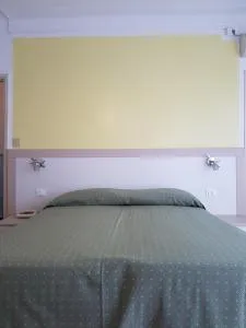 Hotel Mignon 50 MT DALLA SPIAGGIA E DALL'ISOLA PEDONALE - Ormea