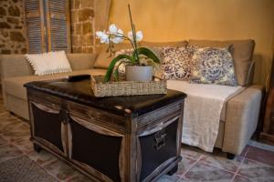 George & Alexandras Apartments