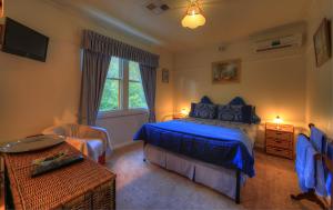 Hillview Oak B&B