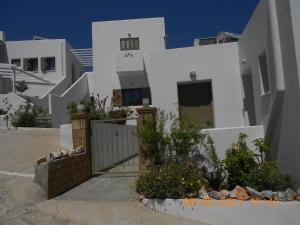 Aspous Studios and Rooms