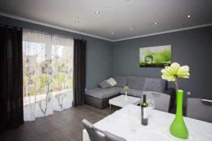 Apartment D & N