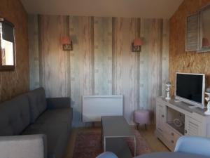 Chalets Les Pilotis Du Cognac : photos des chambres