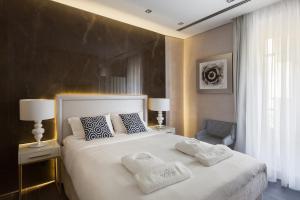Master Suite with Old Town View and Balcony room in Consolato Boutique
