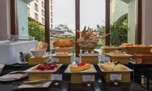 Chatrium Hotel Royal Lake Yangon