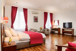 Suite room in Greguar Hotel
