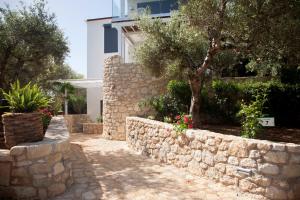 Family Two-Bedroom Apartment with Garden View 