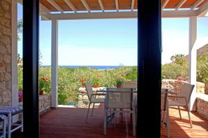 Family Two-Bedroom Apartment with Sea View 