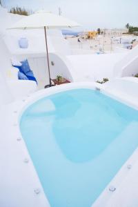 Lydia Luxury villa Santorini Greece