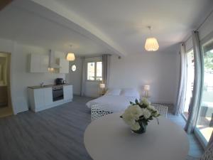 B&B / Chambres d'hotes Maison Carles BnB : photos des chambres