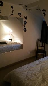 B&B / Chambres d'hotes Chambres touristiques La Cour Des Hotes : photos des chambres