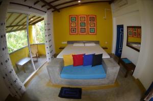 Hotel Eel, Hotely - Pelmadulla