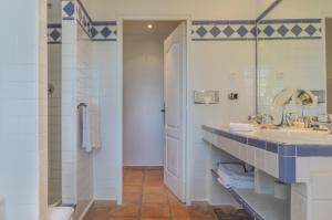 Hotels Hotel Club Port La Galere : photos des chambres