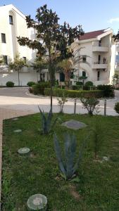 Roman Gardens Studio Apartment