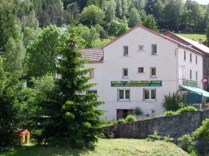 Hotels Logis Hotel Restaurant Les Cevennes : photos des chambres