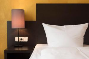 Standard Single Room room in Wyndham Duisburger Hof