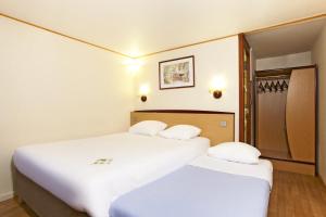 Double Room with 1 Double Bed and 1 Junior Bed room in Campanile Colmar - Parc des Expositions