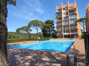 Los Pinos Apartament per 4 persones amb piscina comunitària a lurbanització Los Pinos