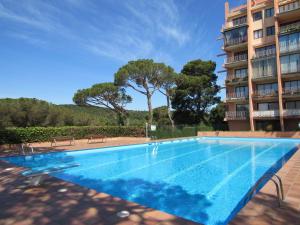 Los Pinos Apartament per 4 persones amb piscina comunitària a lurbanització Los Pinos