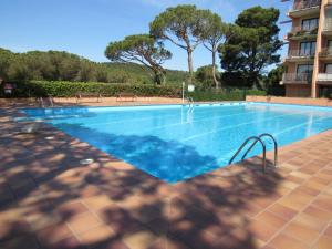 Los Pinos Apartament per 4 persones amb piscina comunitària a lurbanització Los Pinos