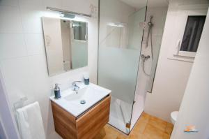 Seafront LEstartit Apartments