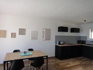 Maisons de vacances Home Cassis - Maison Mediterranee - Piscine chauffee : Appartement 2 Chambres